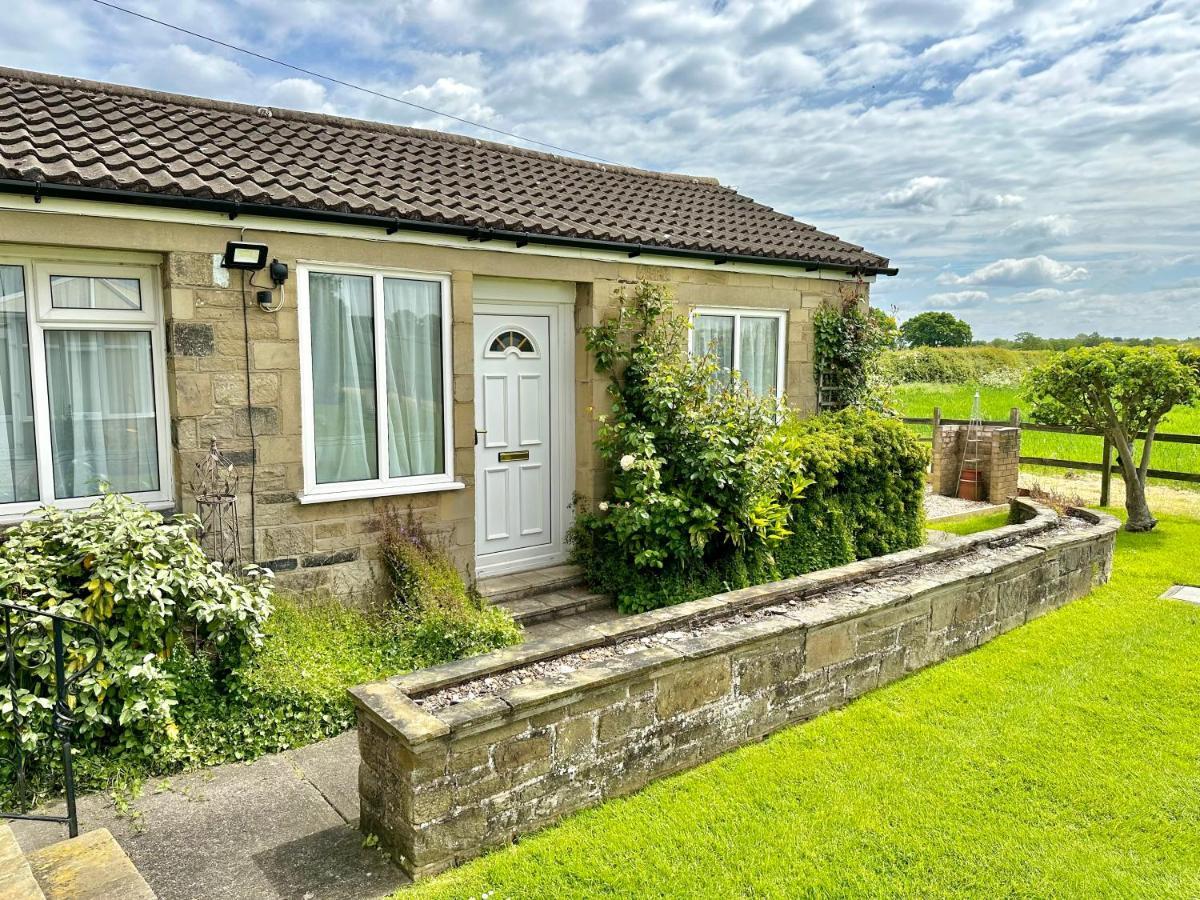The Cottage York Bagian luar foto